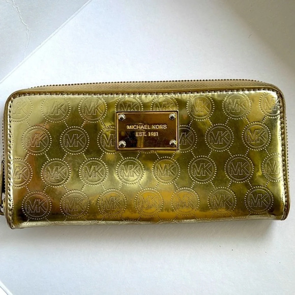Michael Kors Gold metallic leather Jet Set Zip Around Wallet - Picture 1 of 16